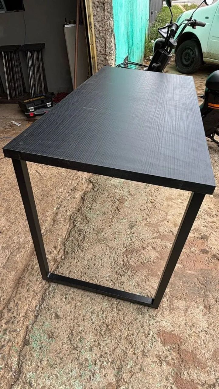 Mesa pé de ferro 120x60 cor preto 