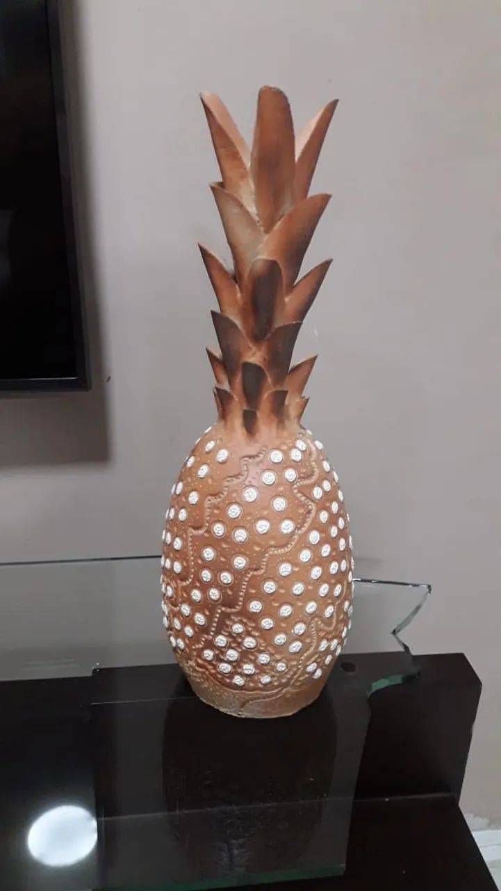 Pineapple Sculpture in Clay.64294629263233120