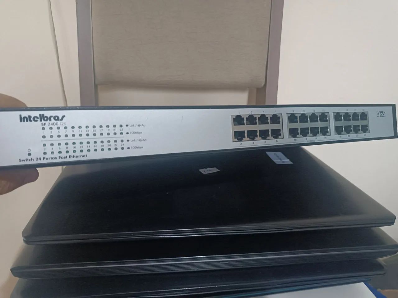 Switch Intelbras SF 2400 QR 24 Portas Fast Ethernet