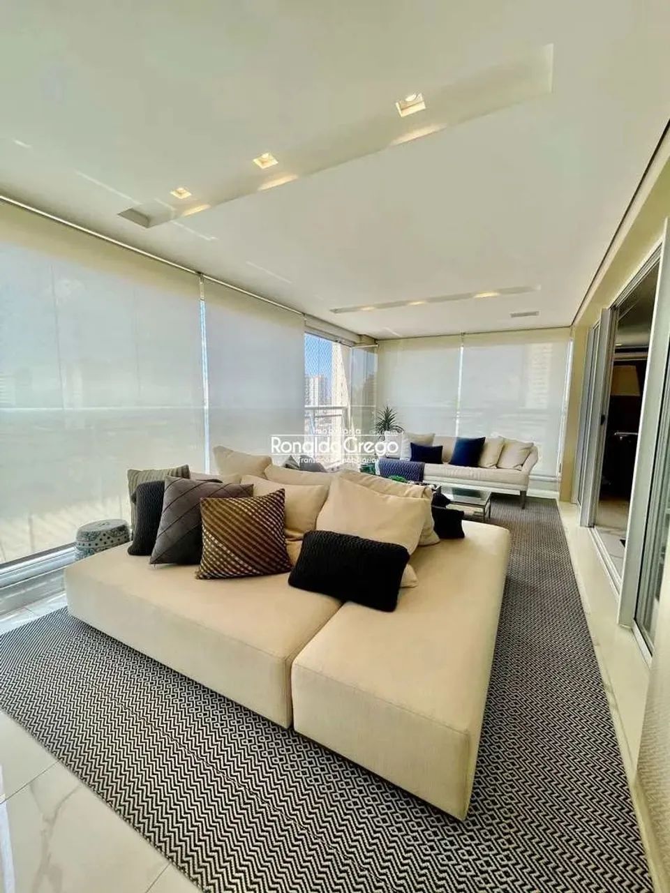 Apartamento mobiliado 4 quartos,4 suíte 4 vagas