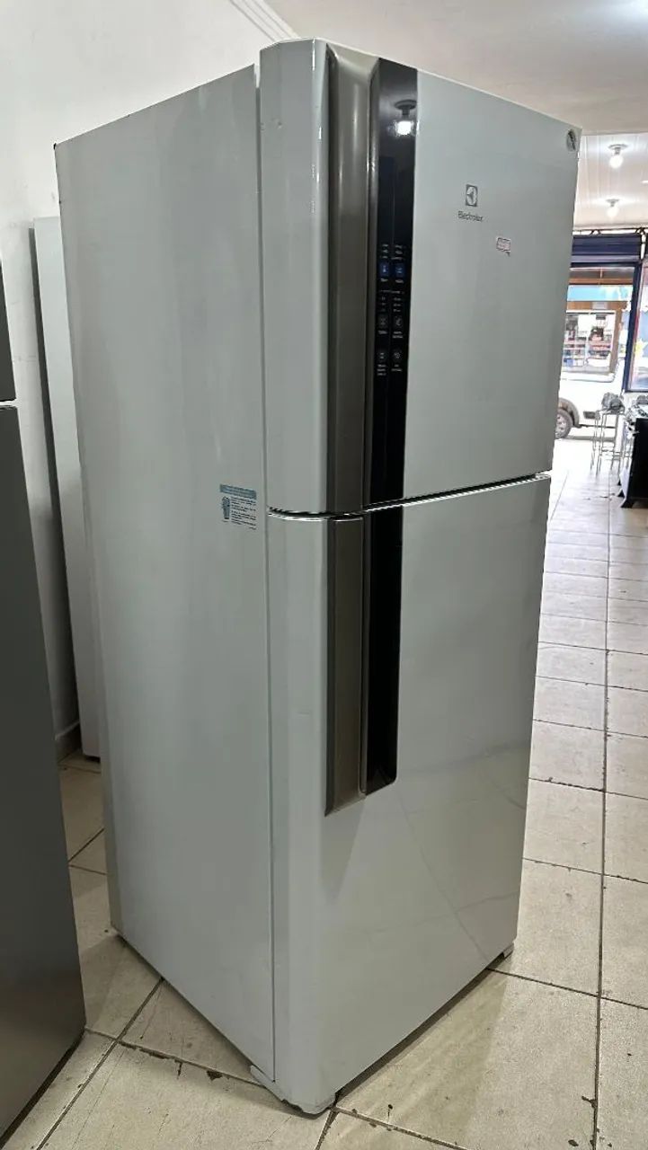 Geladeira Electrolux Frost Free / Semi Nova  - Foto 3