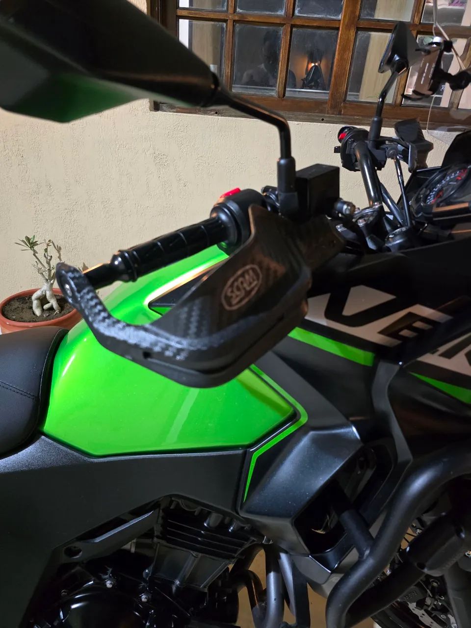 Kawasaki Versys-X 300 2024 - Único Dono, Revisada, Impecável - Foto 7