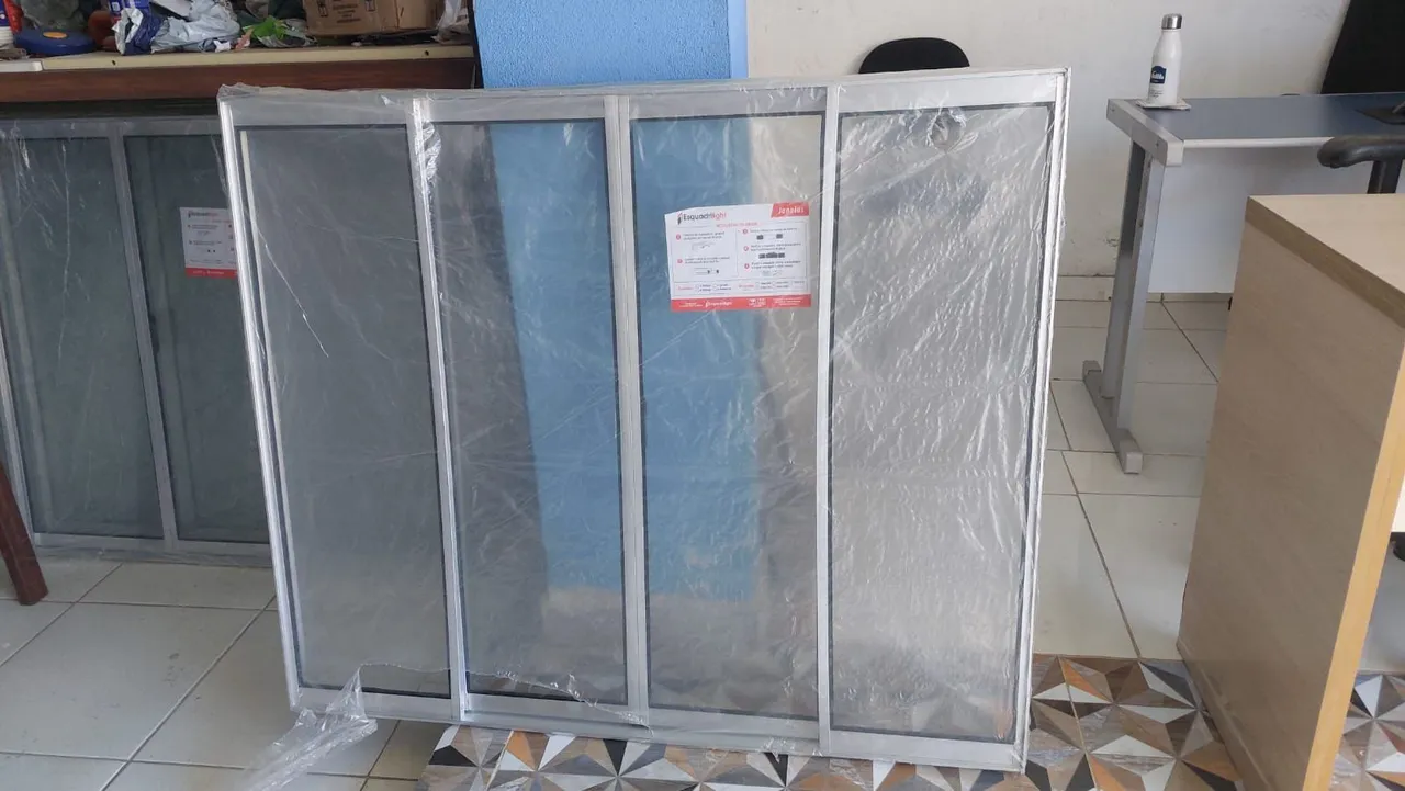Janela alumínio 1.00x1.20 nova 4 vidros R$ 260,00