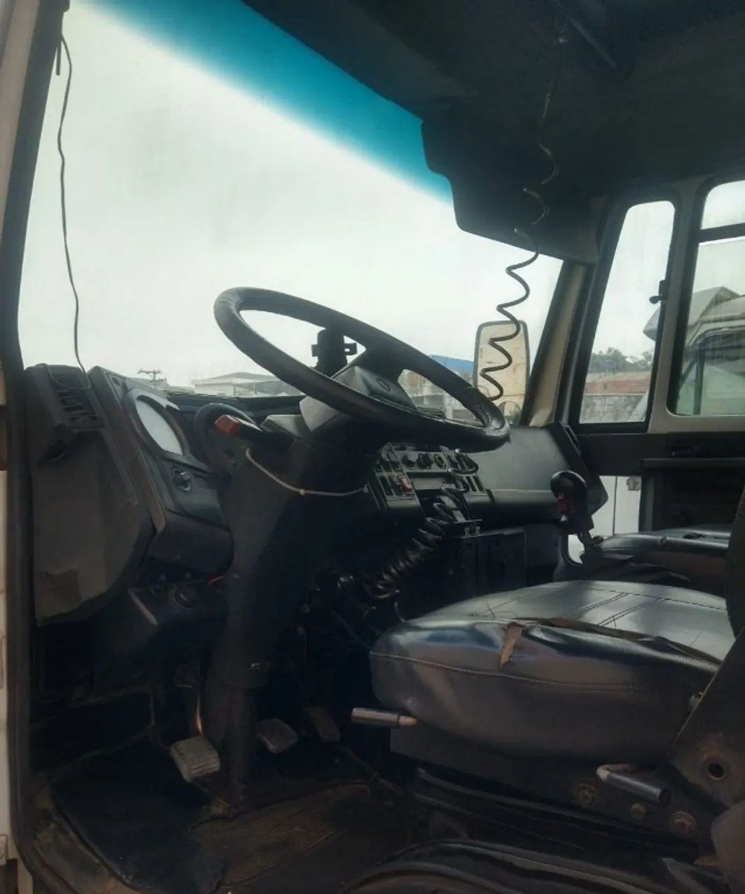 Ford/Cargo Branco - 2422 E - Foto 4