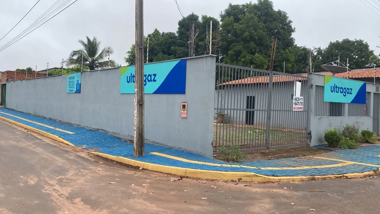 Vende-se depósito de gás porteira fechada