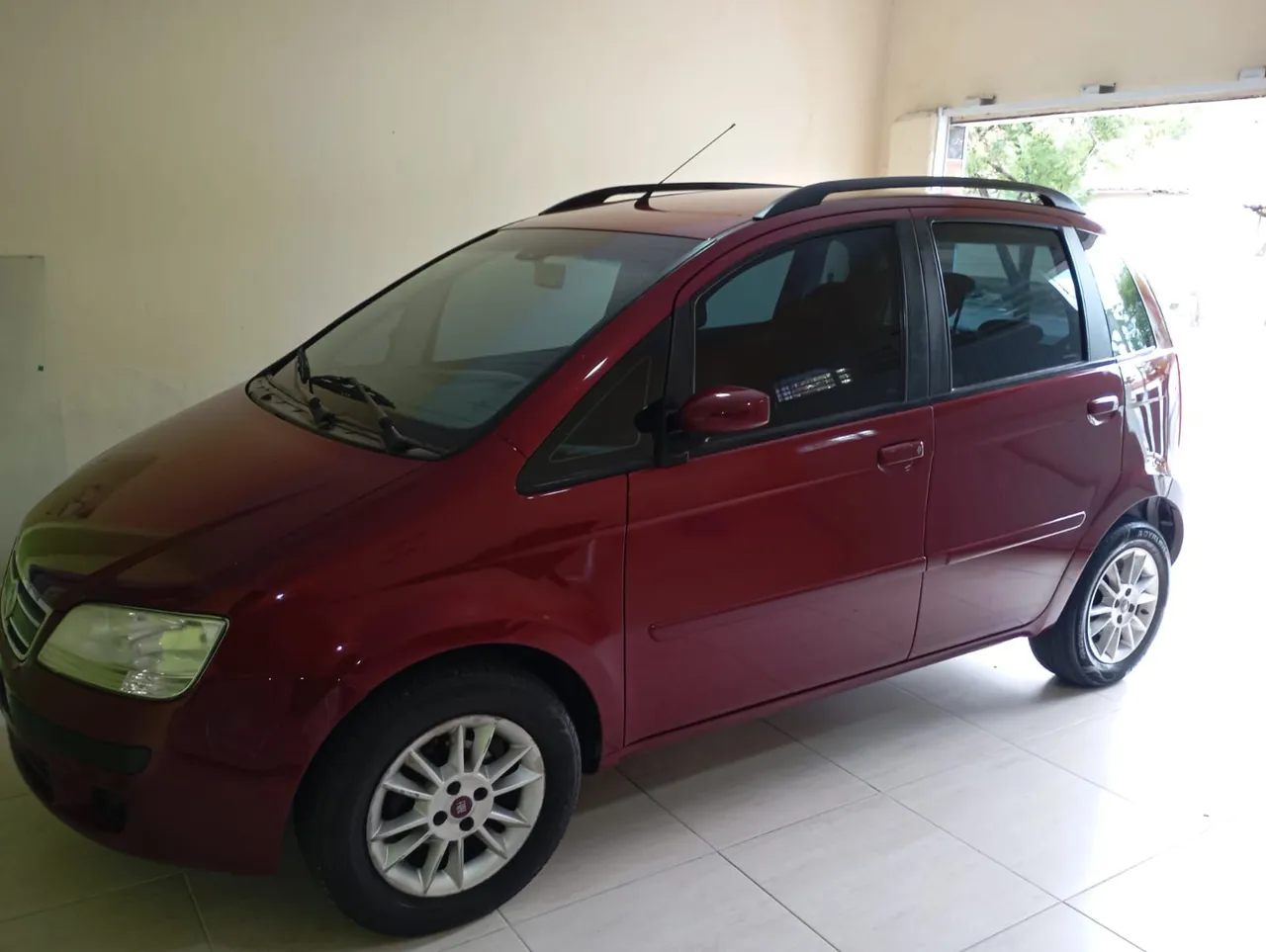 Vendo este Fiat idéia.