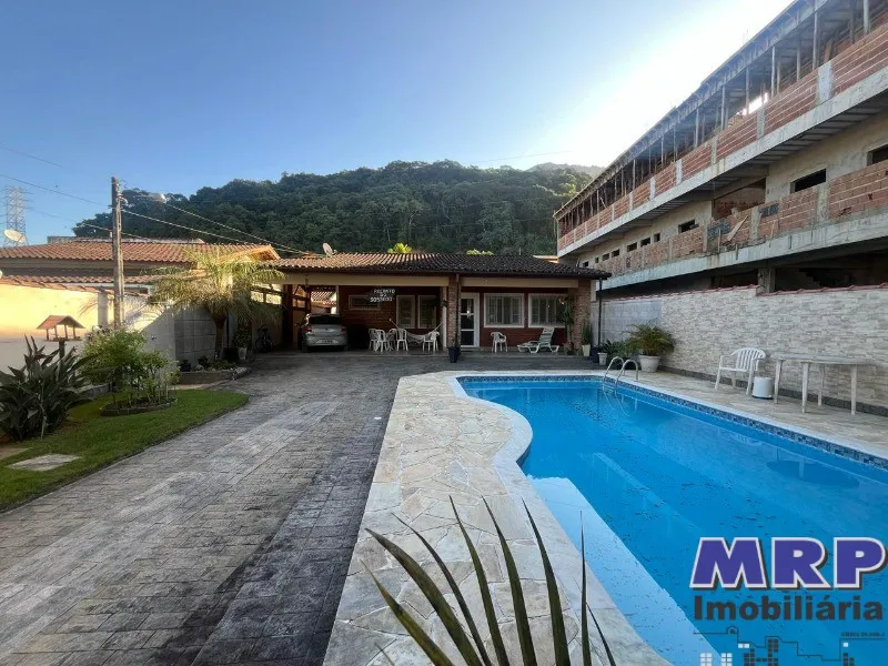 Praia da Lagoinha. Ubatuba. Casa com piscina à venda. 4 quartos.
