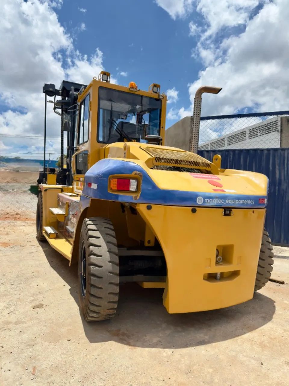 EMPILHADEIRA CABINADA DE 16T- DIESEL - DUPLEX - VENDA E LOCAÇÃO