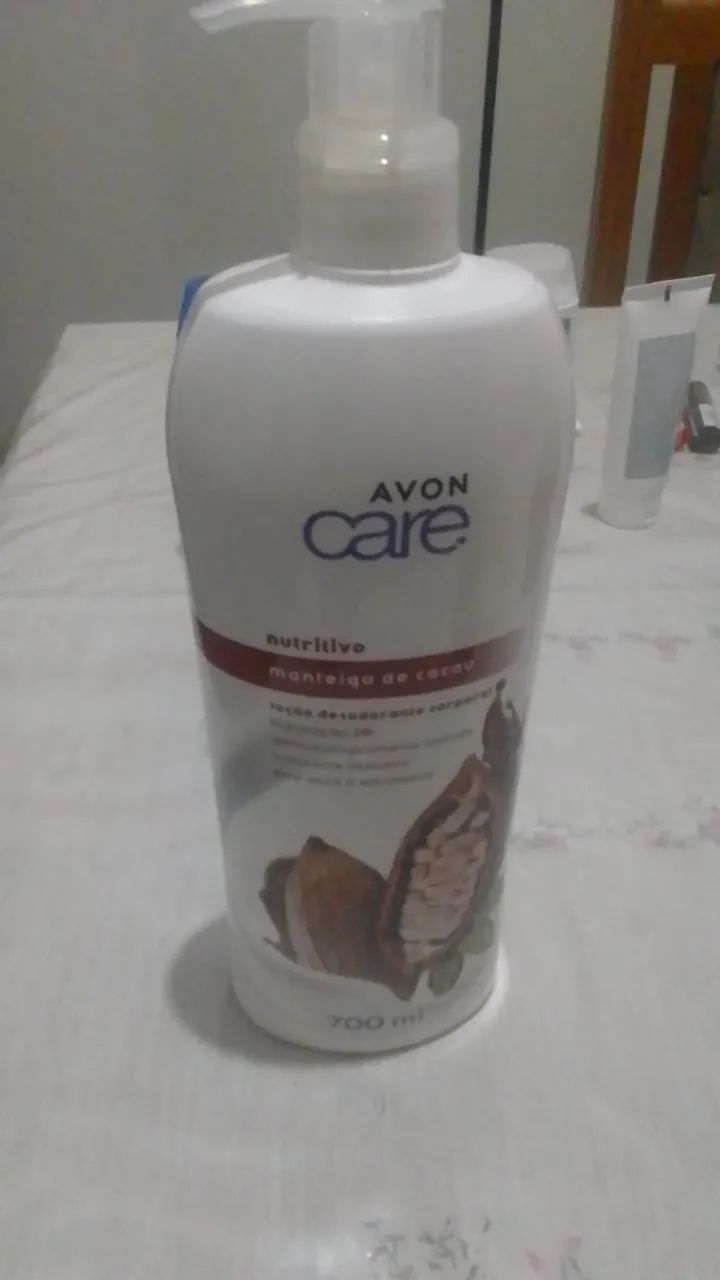 Avon Care Loção desodorante corporal Manteiga de Cacau 700 ml  Pele seca a extra seca