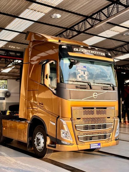 Volvo FH 540 6x4t 2024 - Pacote Multimidia, ADAS, Saia lateral, Defletores, pneus novos, g