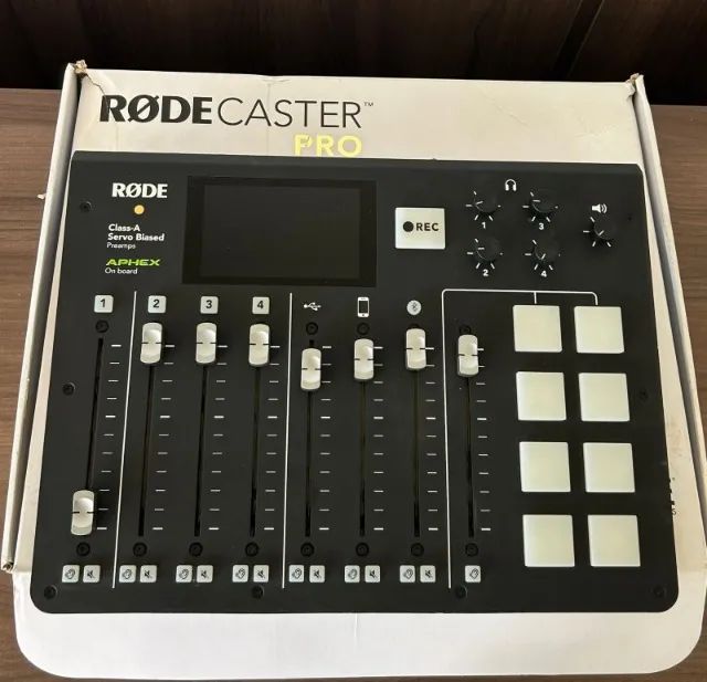 RØDE Caster Pro - Interface De Áudio Rodecaster Pro Usb 4 Canais Classe A