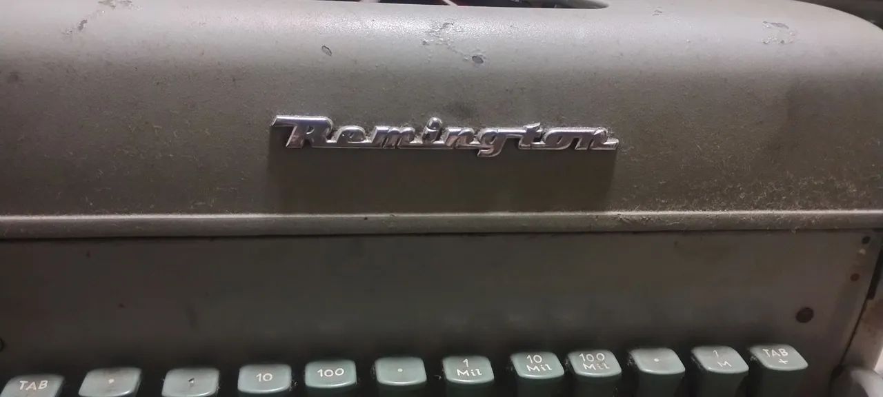 Máquina de escrever 64166882275841124