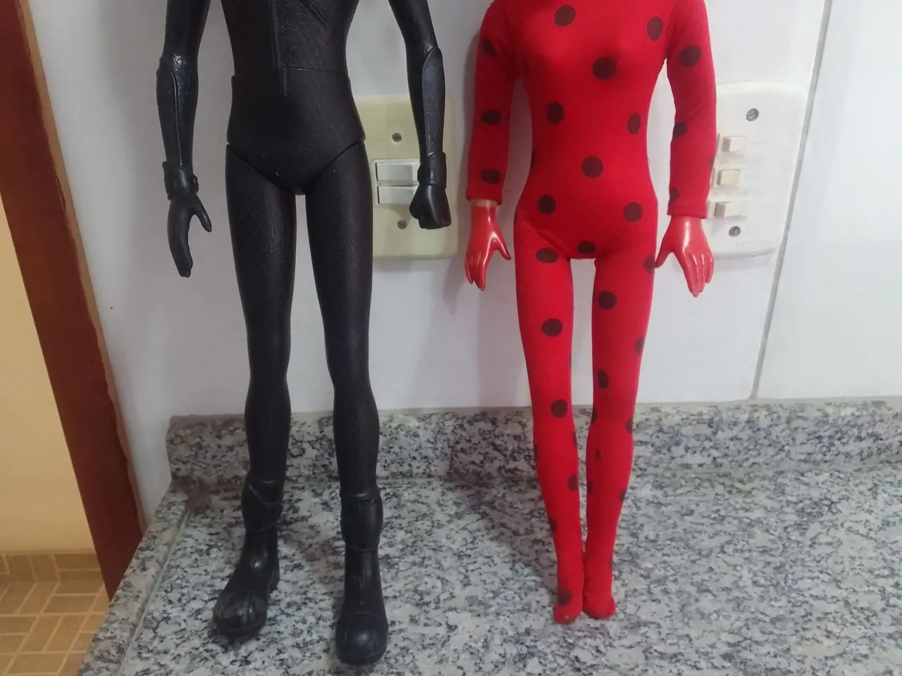 Bonecos Cat Noir e Ladybug - 55cm. - Foto 3