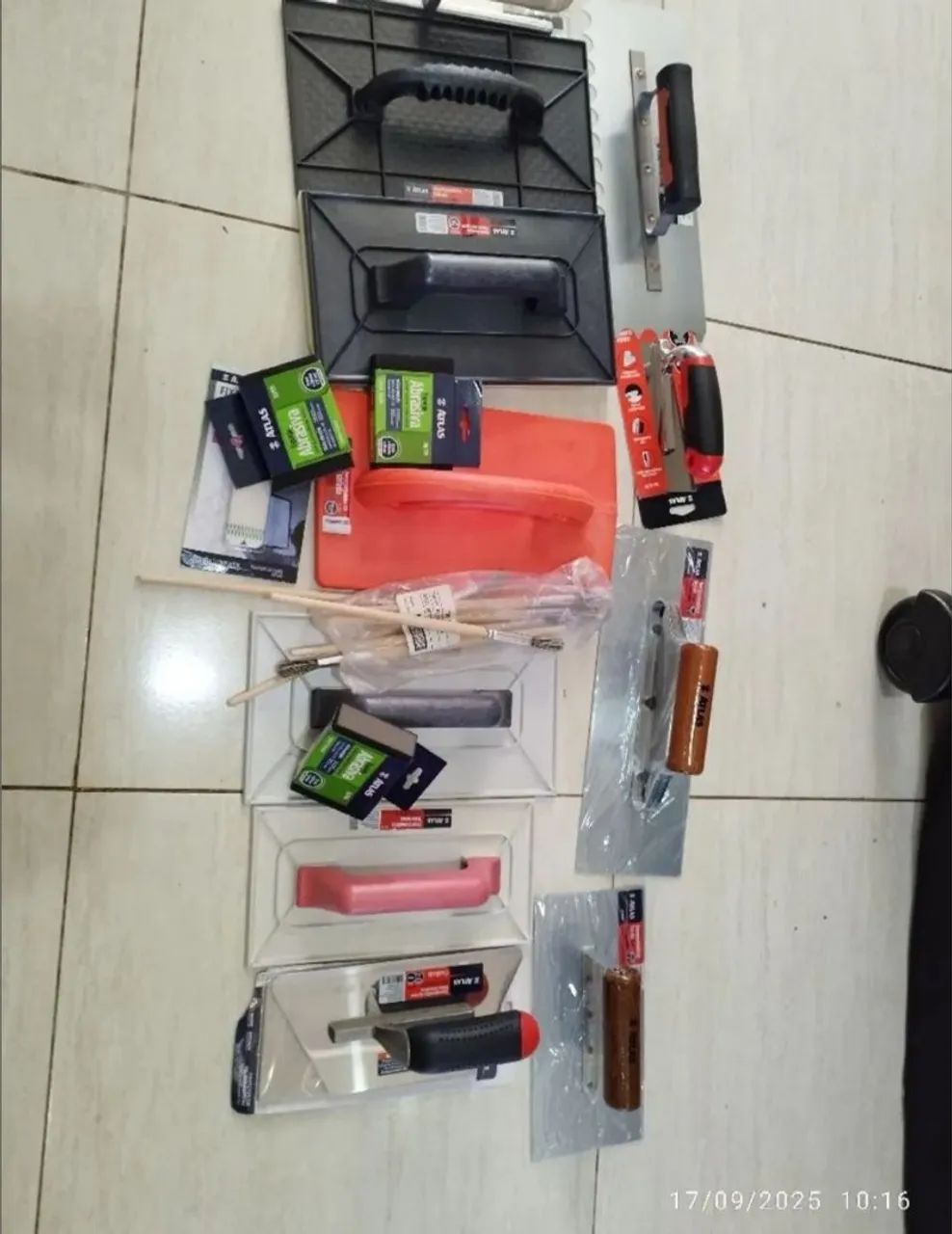 Lote de material de pintura, e disco de Makita, - Foto 5