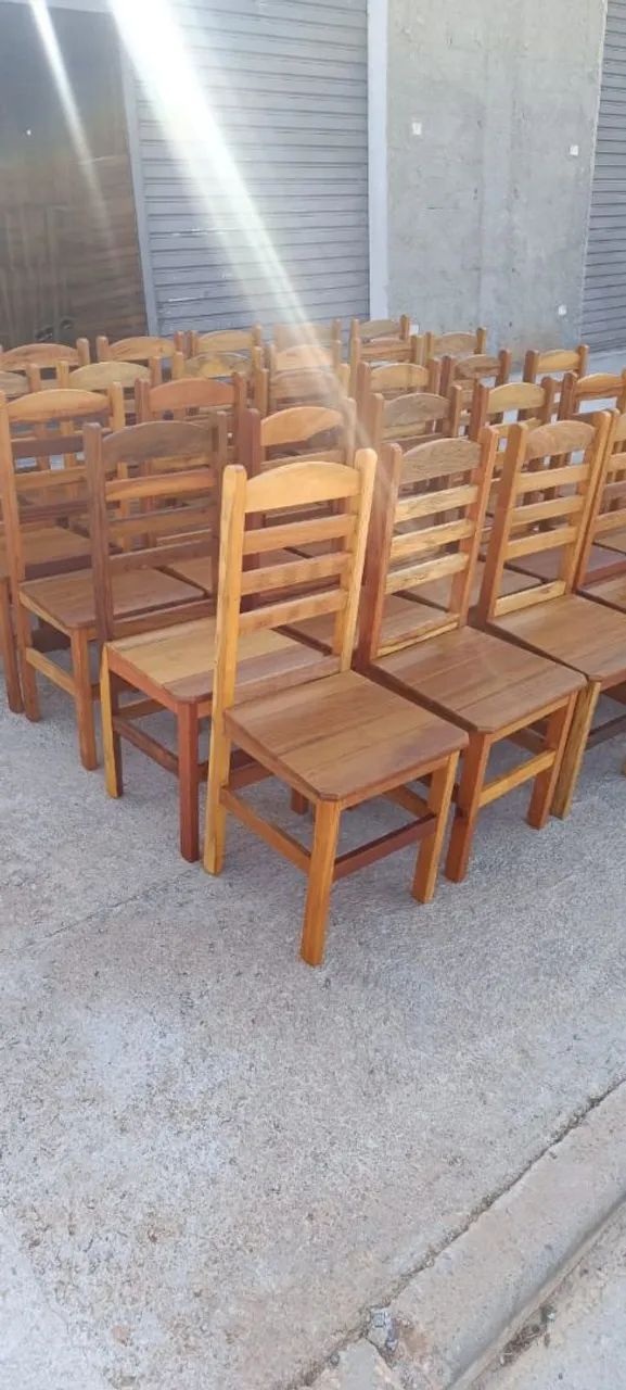 Cadeiras de madeira maciça NOVAS com uma demão de verniz $210,00 CADA no Pix a pronta  - Foto 4