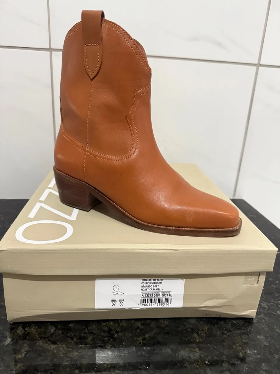Bota de Couro Arezzo - Tamanho 37