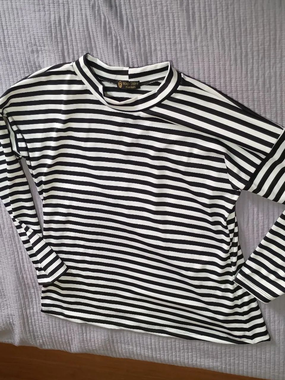 Blusa listrada manga longa