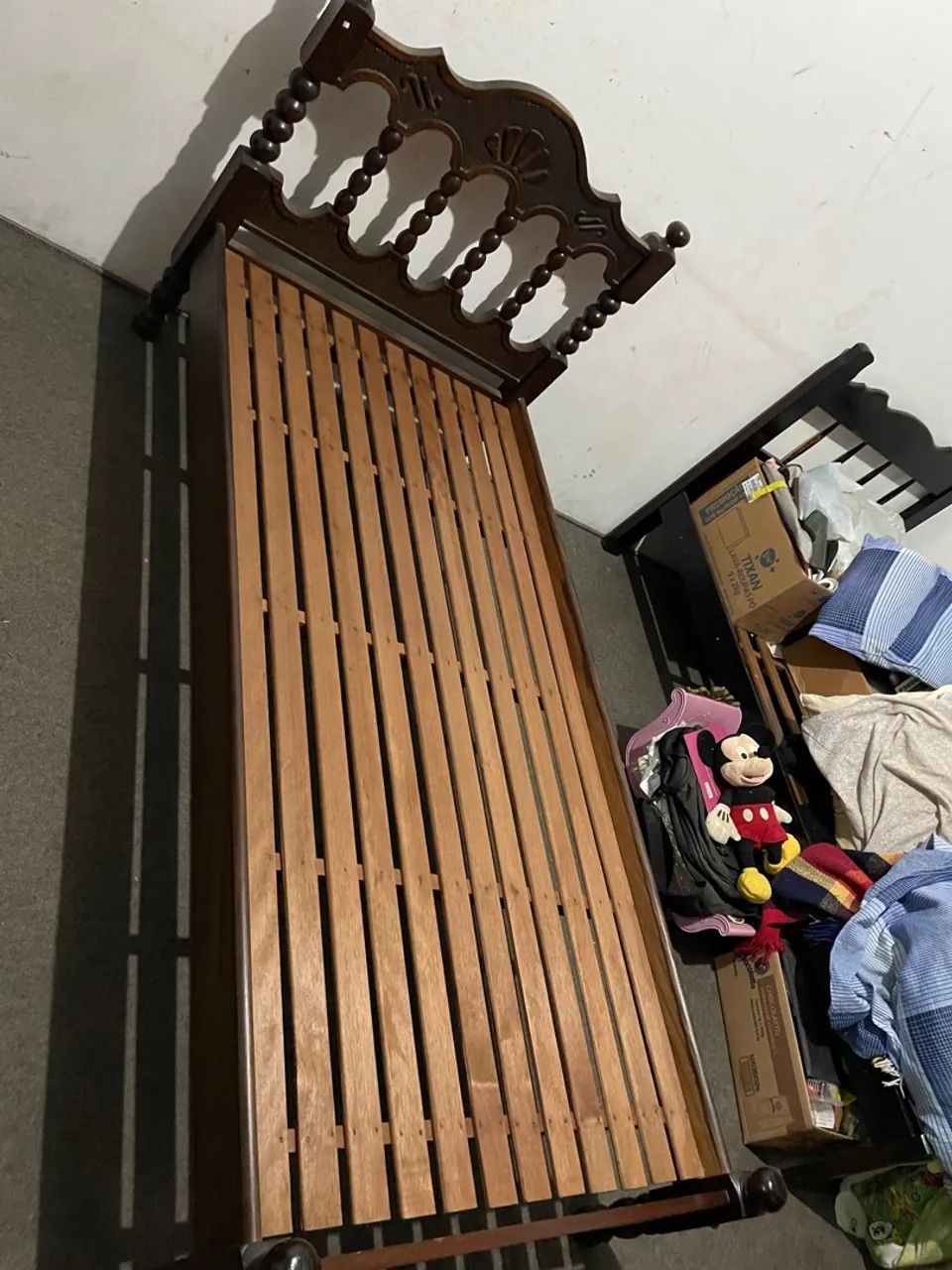 Cama madeira maciça com entalhes  - Foto 2