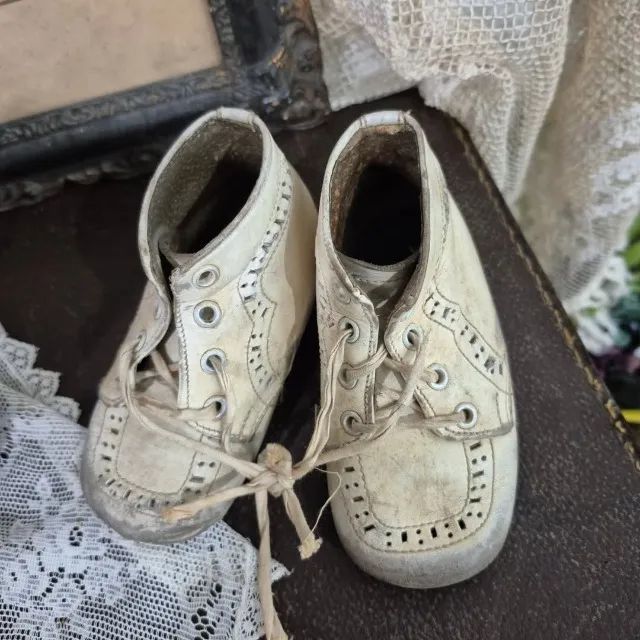 Botinha antiga64293279203587121