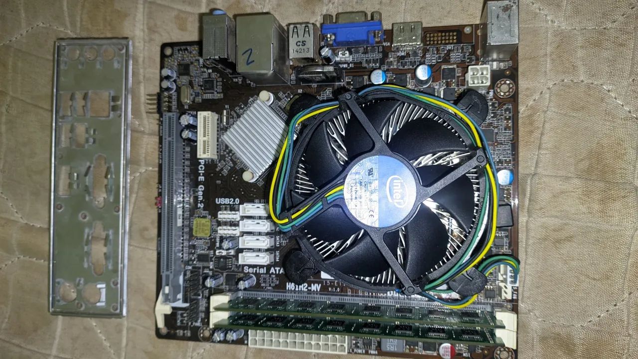 Kit i3 terceira Geração Placa mãe DDR3 Intel 8Gb Ram  - Foto 2