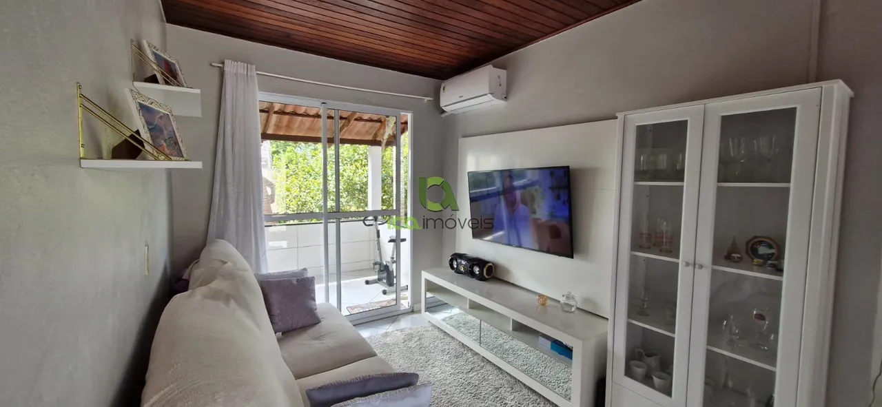 Imperdível: Casa à venda em São José-SC, bairro Real Parque, 2 quartos, 1 sala, 140m² de á