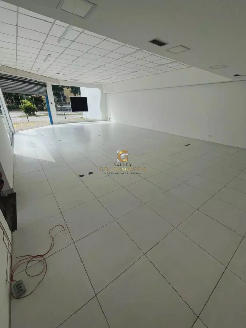 Oportunidade - Ponto Comercial - Vila Industrial - 100m² - 5 Vagas