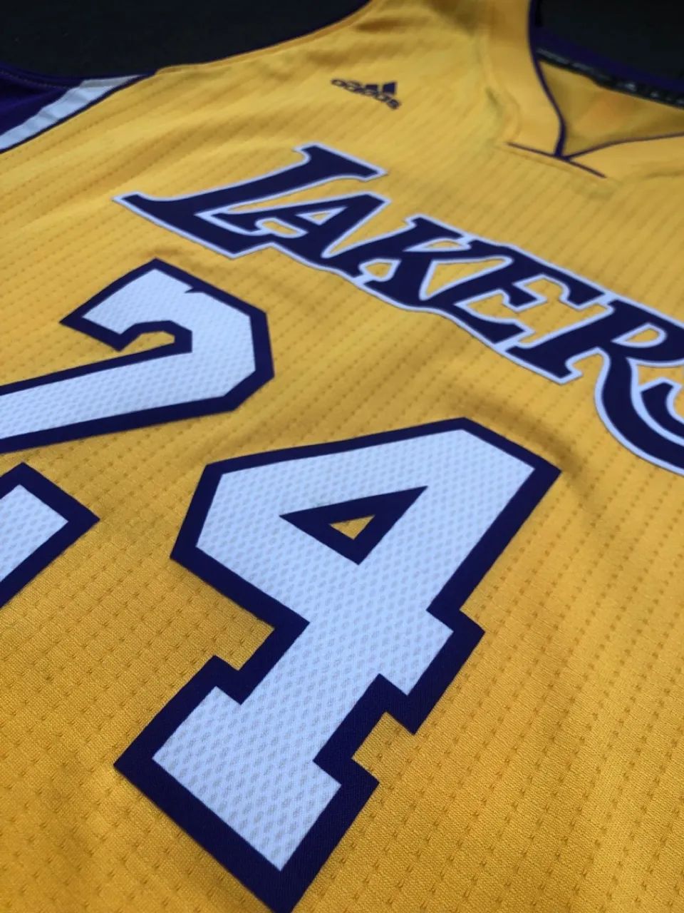 (Brinde junto) Camiseta original Los Angeles Lakers - Kobe Bryant - Tamanho M - Foto 4