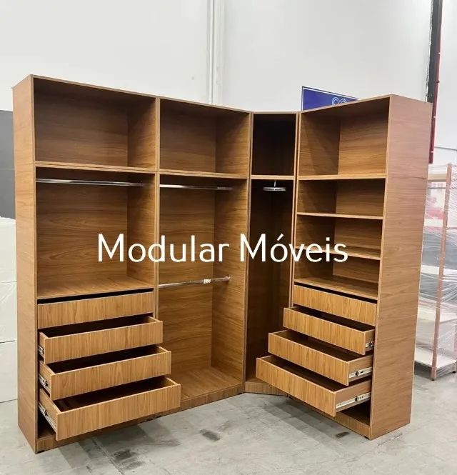 Closet em L 4 Modulados - MDF Amadeirado