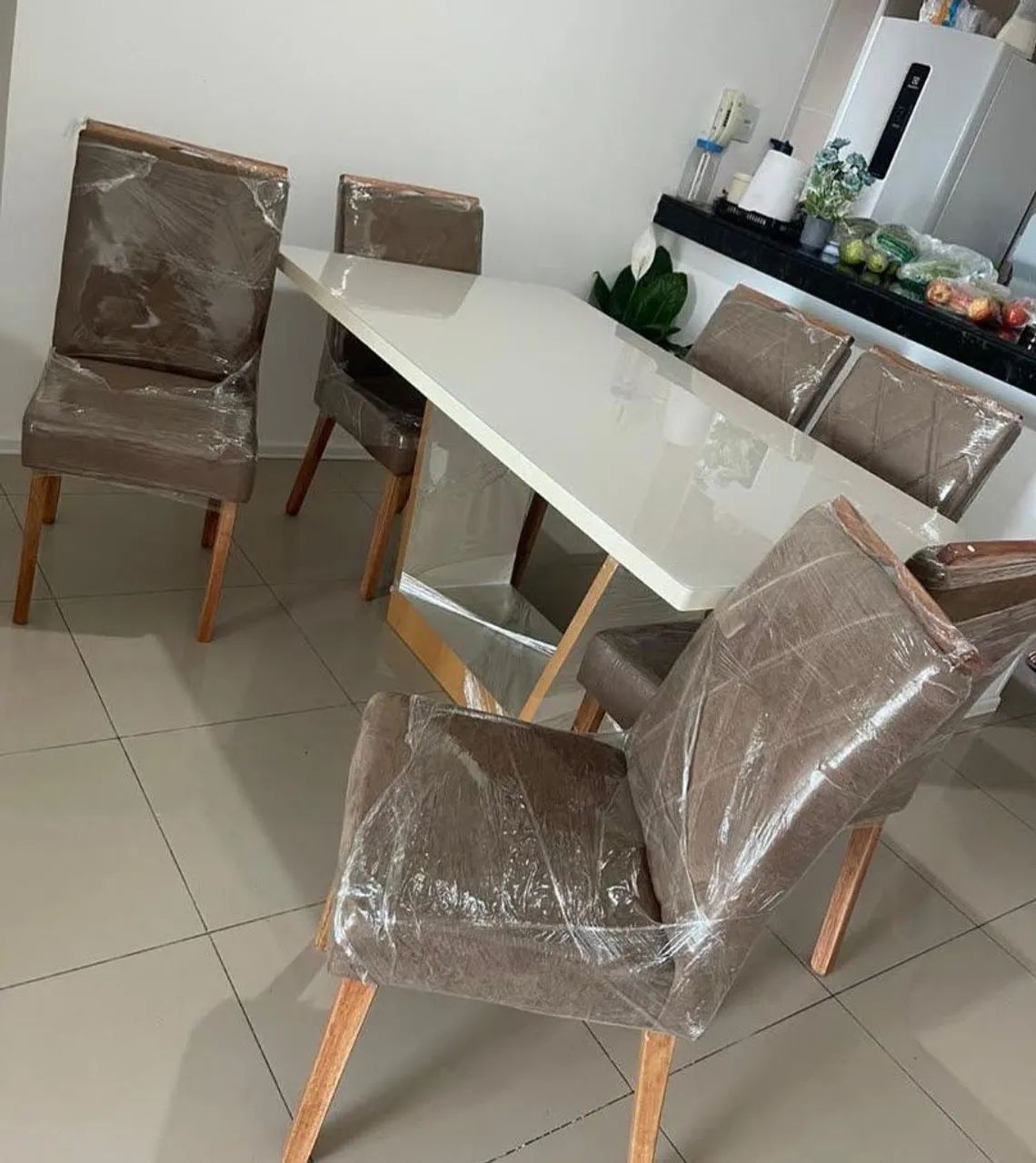 Mesa de jantar tampo de vidro laqueado 6 cadeiras  - Foto 4