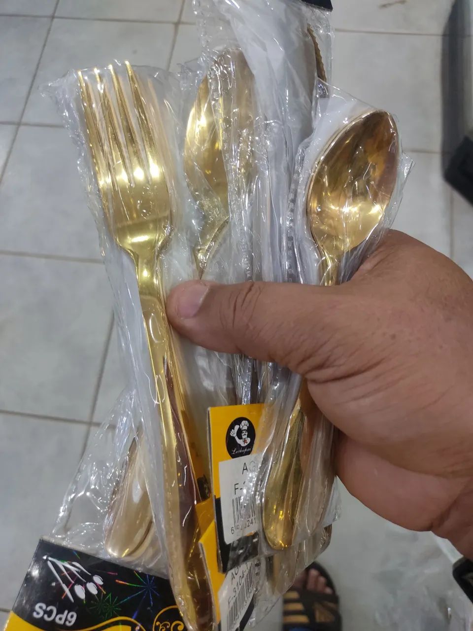 Conjunto com 24 peças de Talheres Dourados Metal Top  - Foto 5