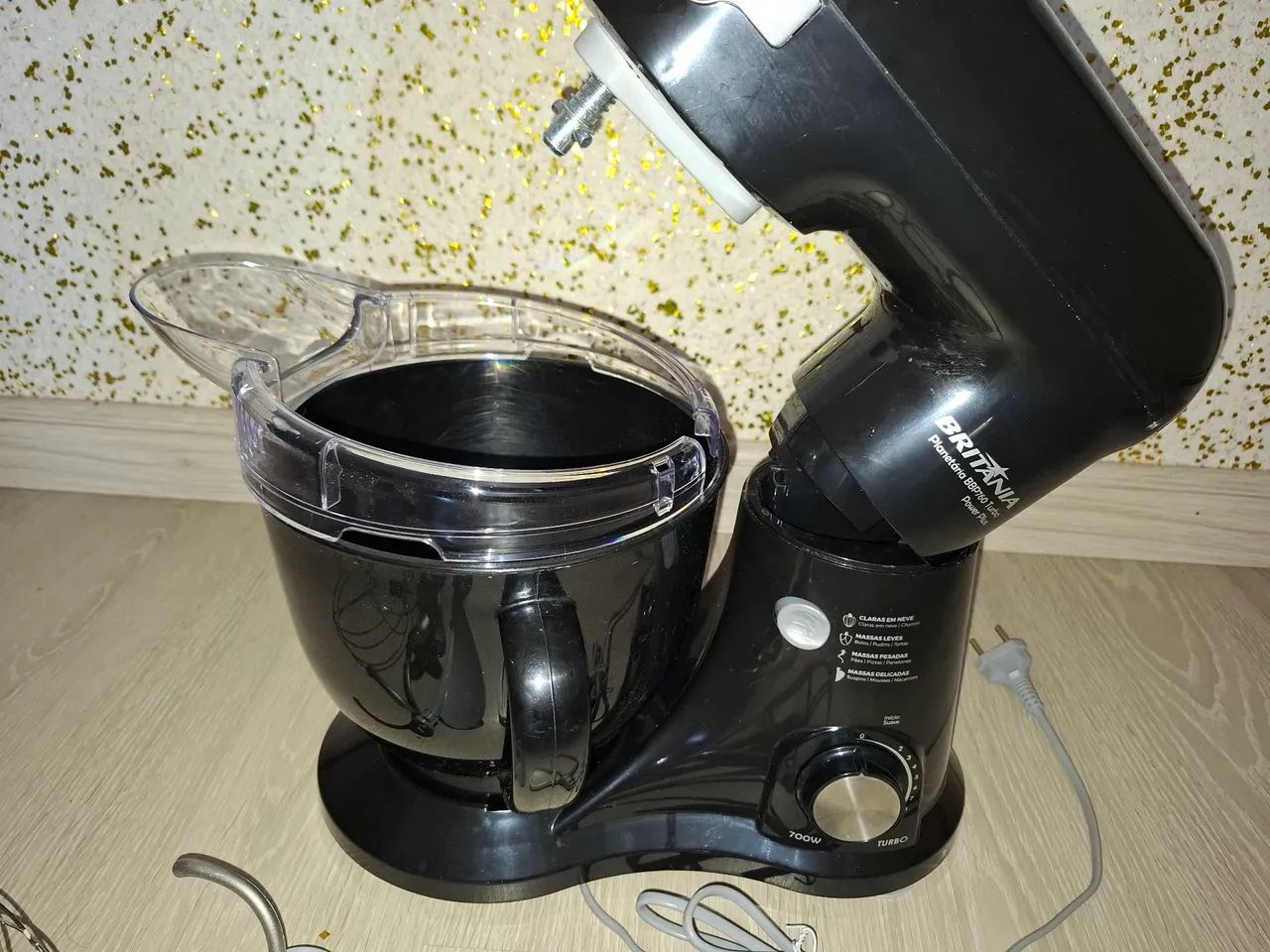 Batedeira Planetária Britânia BBP760 Turbo Power Plus 700W - Foto 2