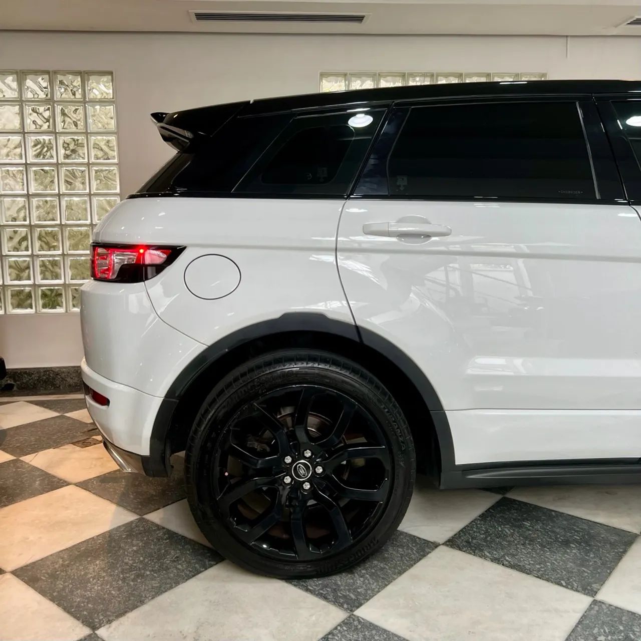 Range Rover Evoque R-Dynamic sem detalhes e com revisões feitas   - Foto 3