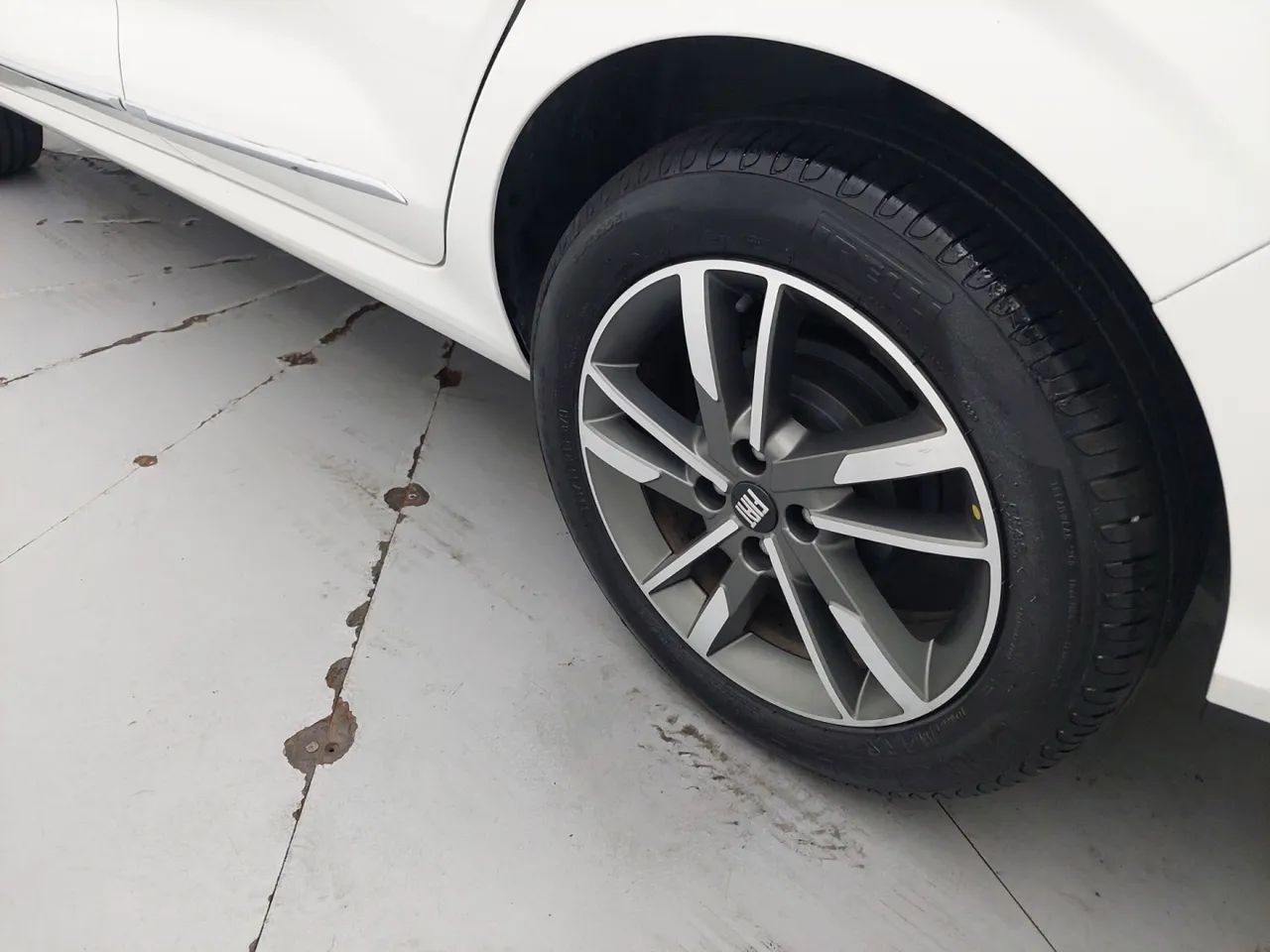 Fiat Cronos PRECISION 1.8 16V Flex Aut., foto 12 de 18