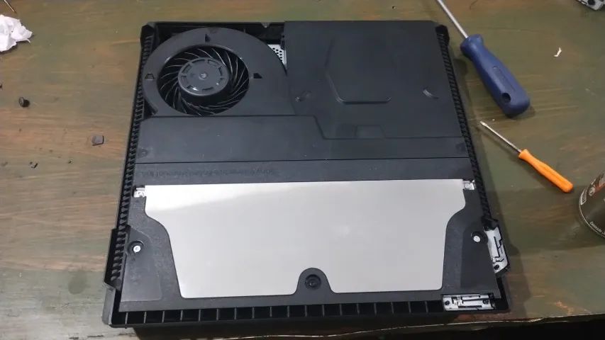 Manutenção Preventiva e Troca da Pasta Térmica Ps4 Pró - Foto 2