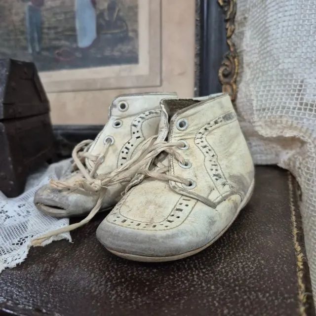 Botinha antiga64293279203587120