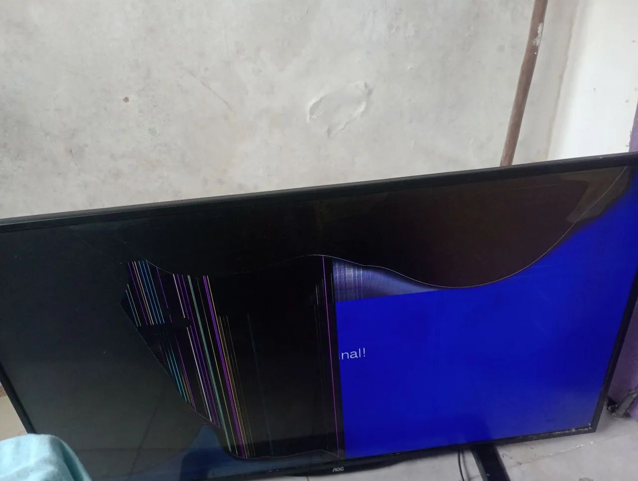 Damaged screen AOC TV64306321989506121
