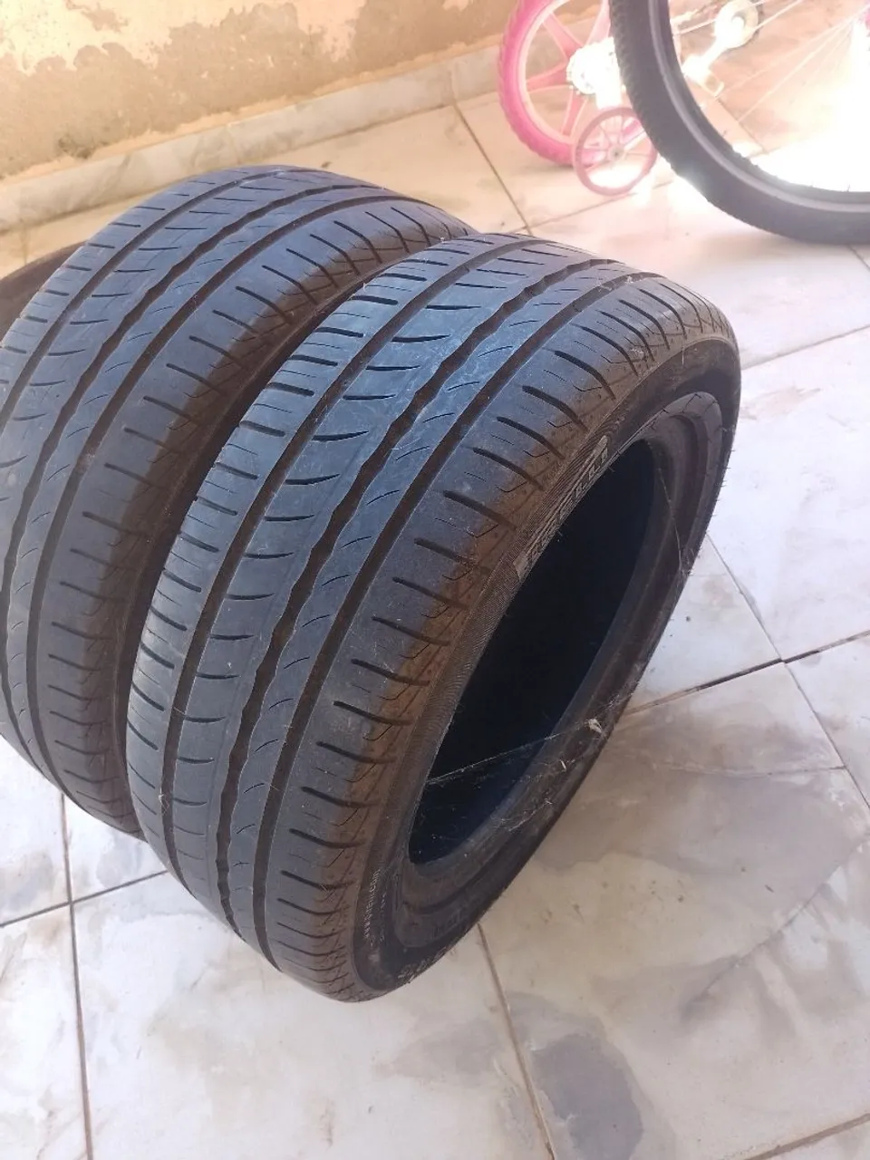 Pneus novos