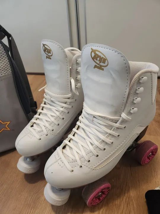 Patins  Feminino Tamanho 37 RYE - Foto 2