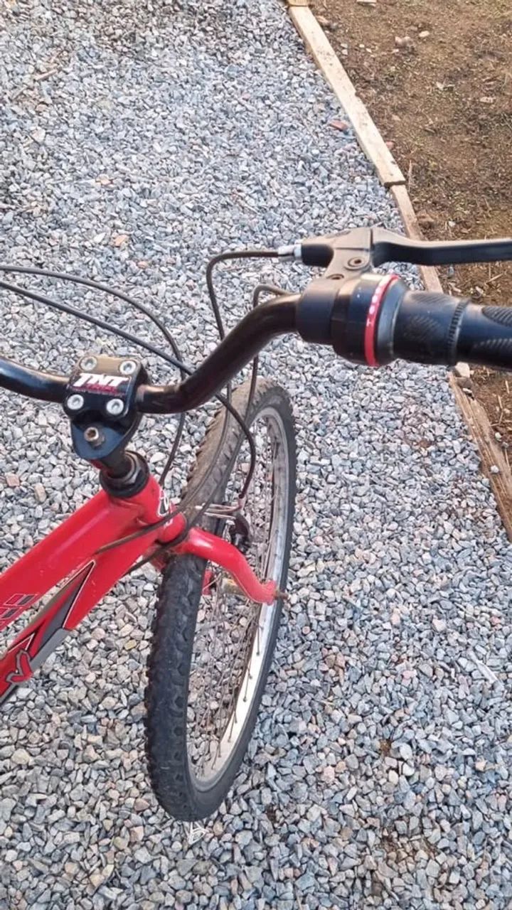 Bicicleta aro 26 com marcha - Foto 4