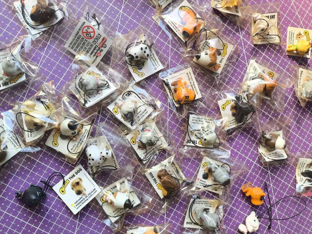 Pingente de celular da coleção Elma Chips