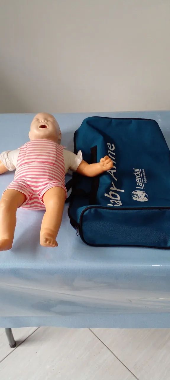 Simulador bebê para RCP e Desrngasgo