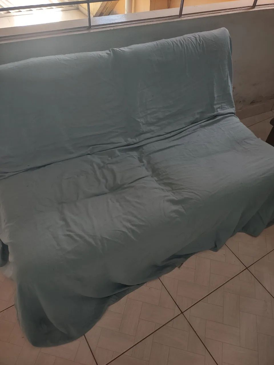 Vende-se 2 sofás cada um com 2 lugares 500,00 reais  - Foto 2