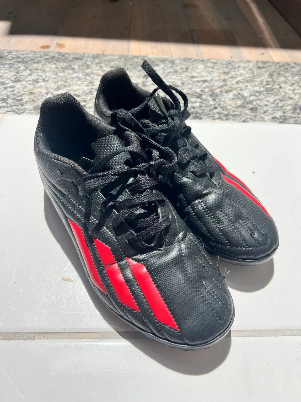 Chuteira Society Adidas Deportivo III Masculino Preto e Vermelho 
