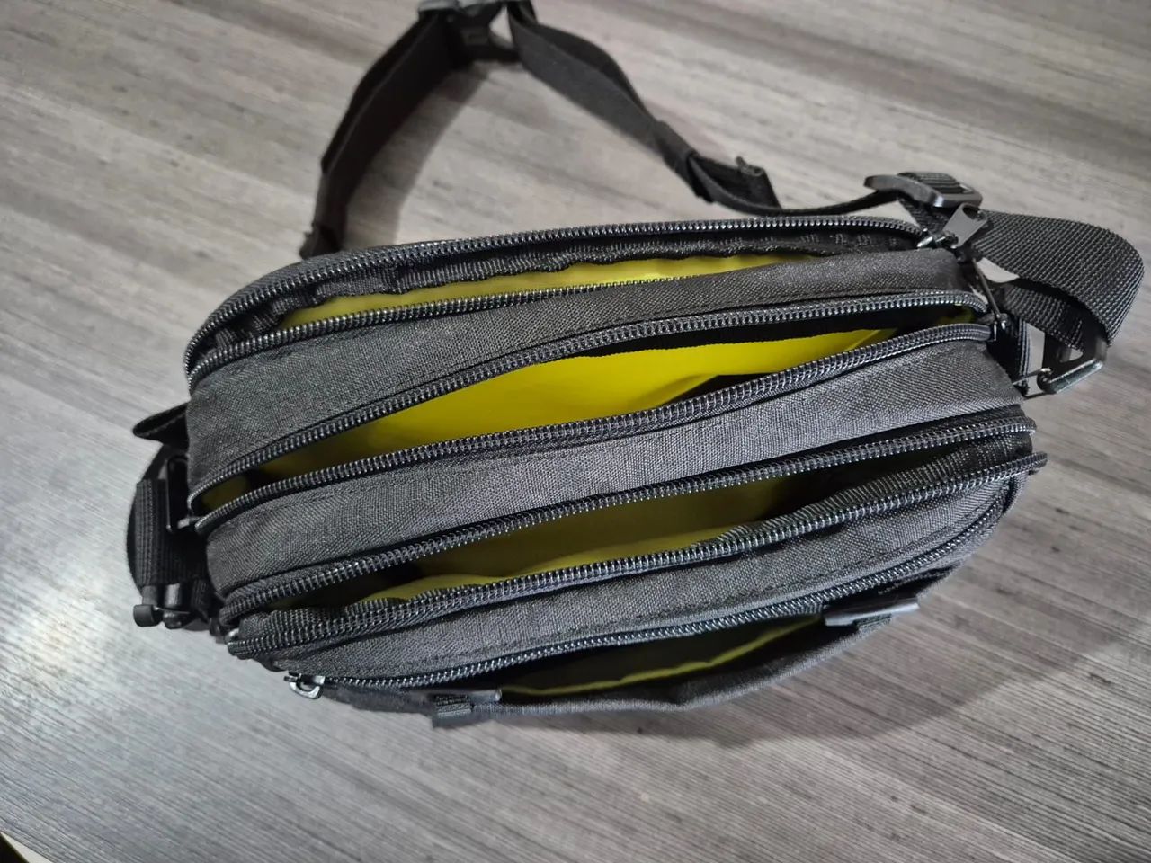 Bolsa pochete camaleão Galapagos - Foto 4