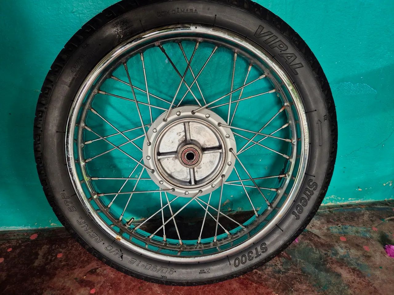 Vende-se rodas da 150, com pneus e câmeras  - Foto 2