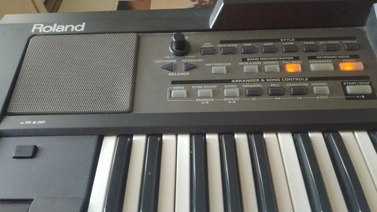 Teclado roland E-09. - Foto 2