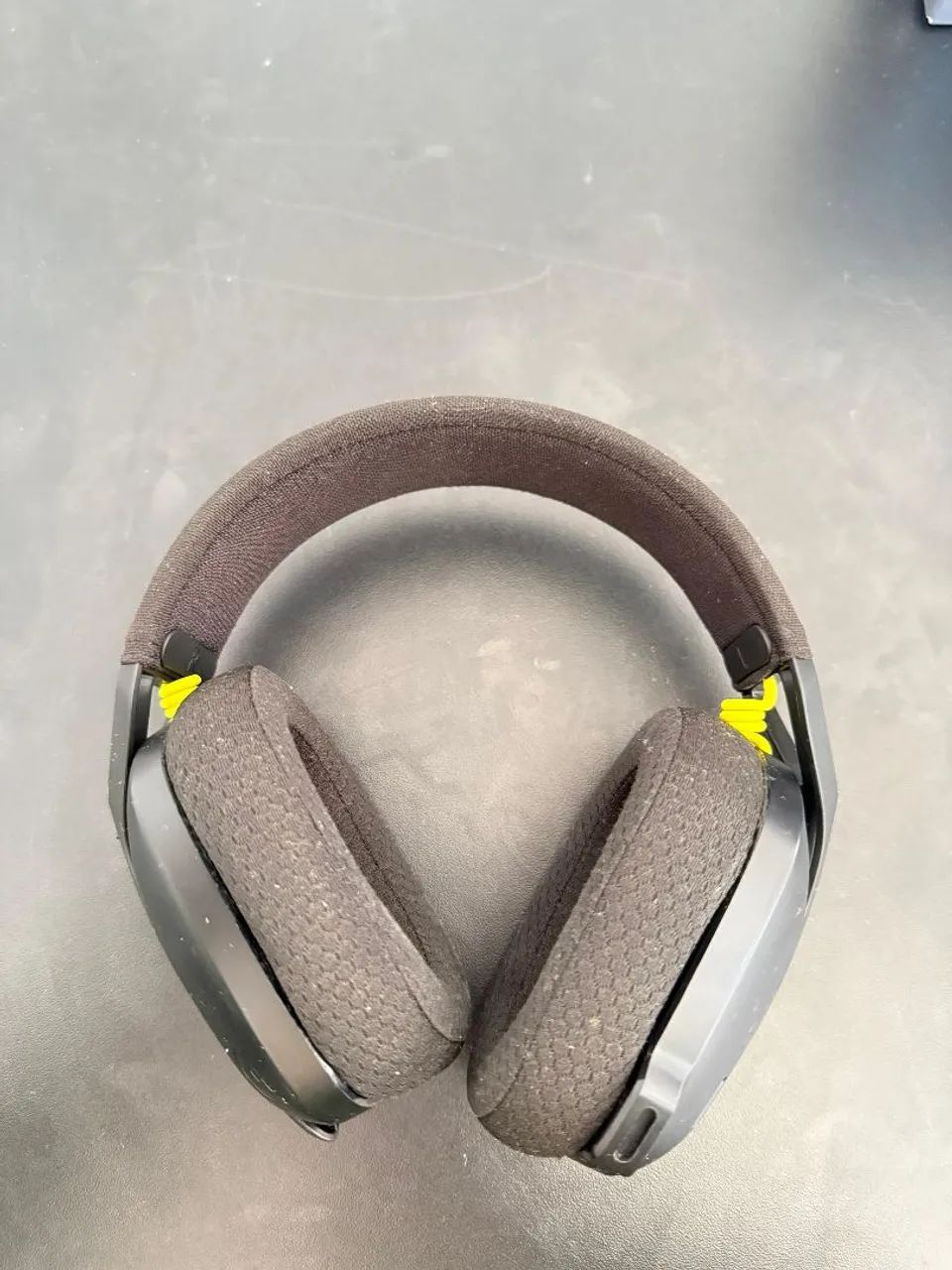 Fone headset gamer sem fio logitch G435 - Foto 4