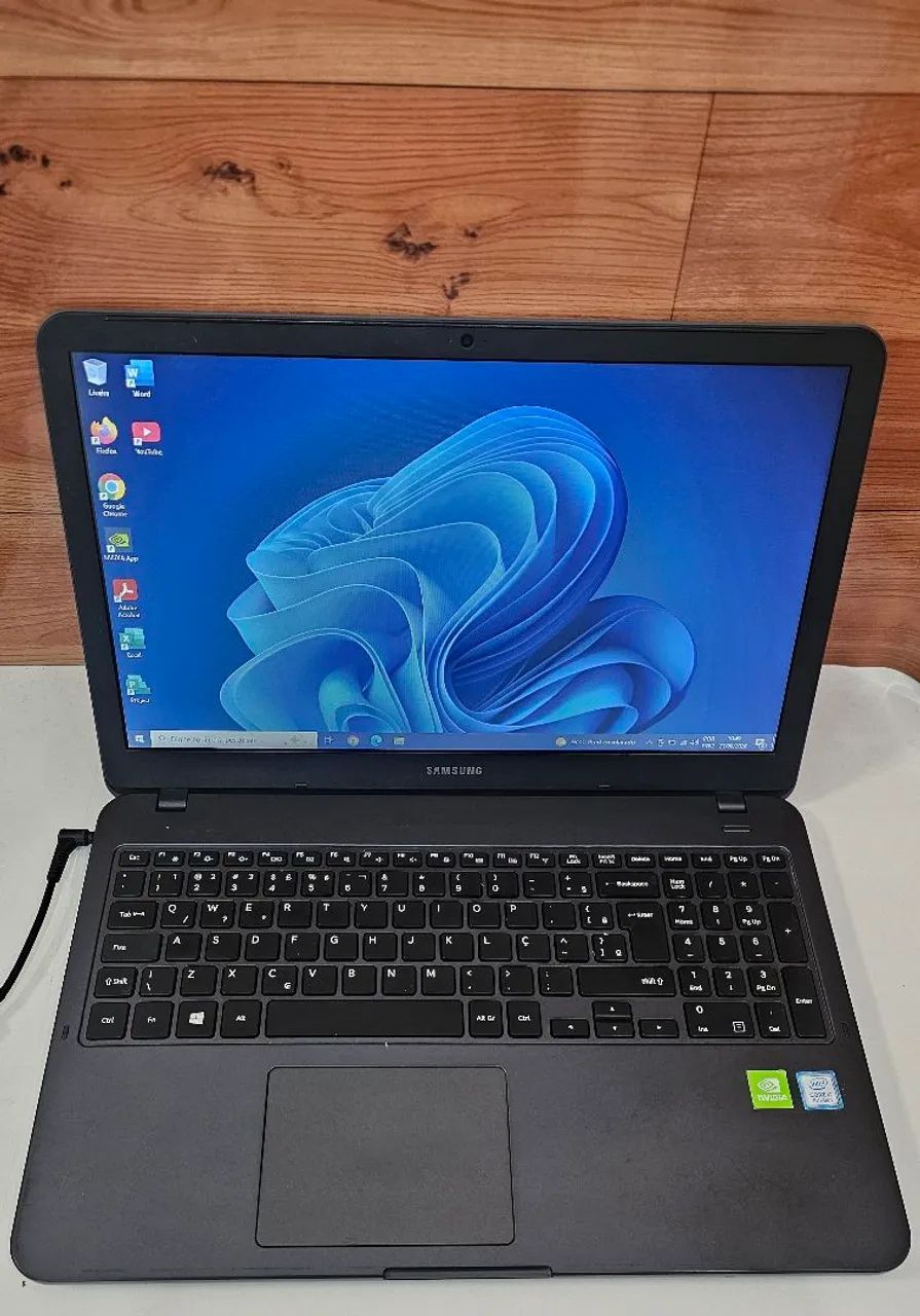 Samsung Processador i7 , 8 GB DE RAM , SSD 256 GB 