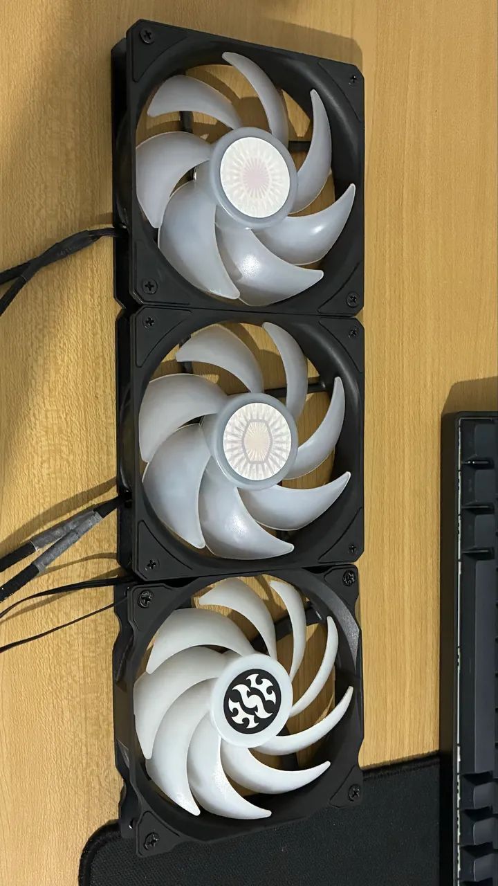 Ventoinhas RBG e 1 ARGB, sentido normal de ar  - Foto 3