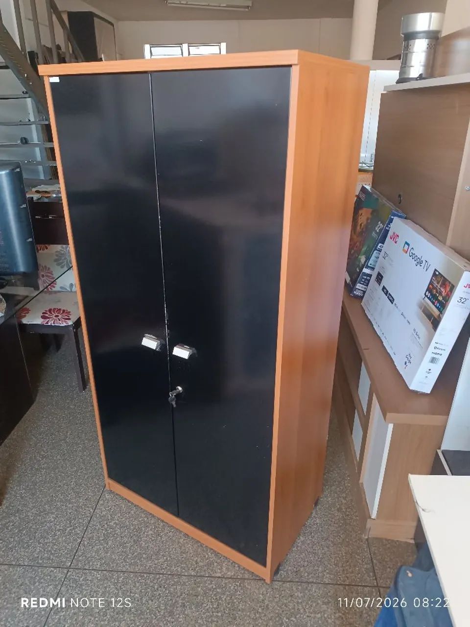 Armário de MDF com a porta de aço e com chave  - Foto 2